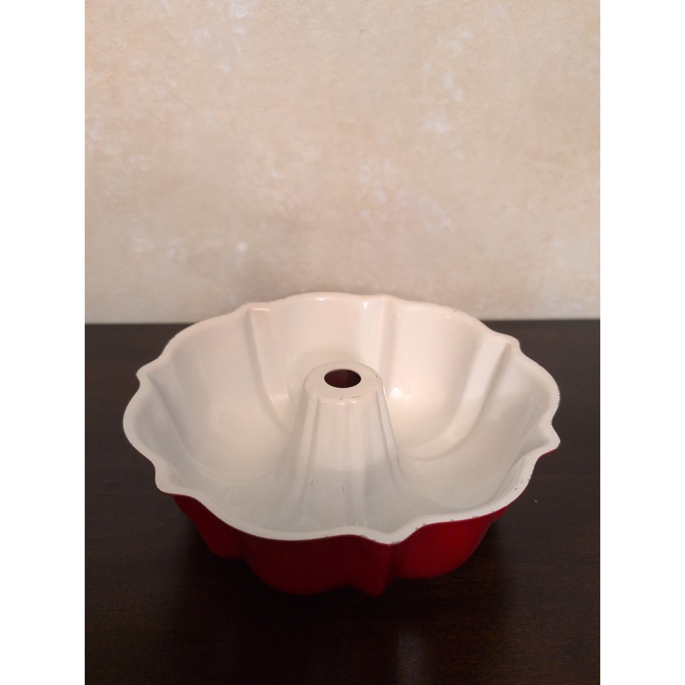 Vintage Formed Aluminum Classic Bundt Pan 8" Red Cream Interior